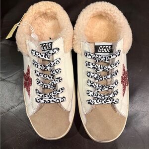 GGDB White and Tan Sabot Sneakers with Pink Star